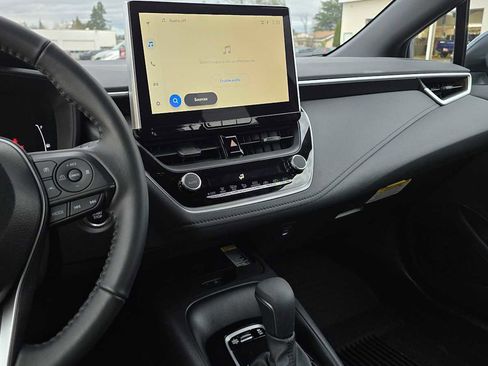 Certified 2025 Toyota Corolla SE image 29