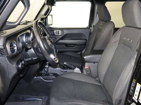 Used 2018 Jeep Wrangler Unlimited Sahara AWD/4WD image 13