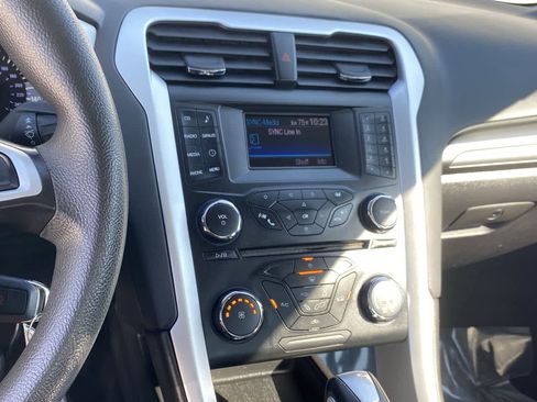 Used 2013 Ford Fusion SE image 25