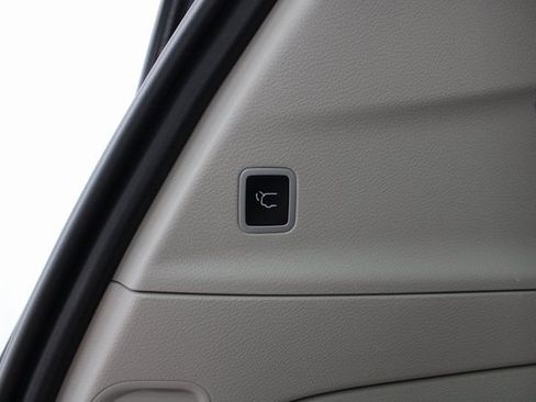 Used 2022 Chrysler Pacifica Limited image 24