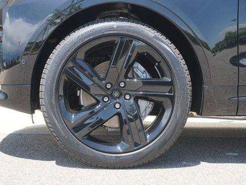 New 2025 Land Rover Discovery Dynamic SE image 34