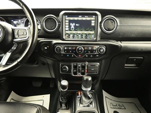 Used 2022 Jeep Wrangler Unlimited Sahara w/ Cold Weather Group AWD/4WD image 17