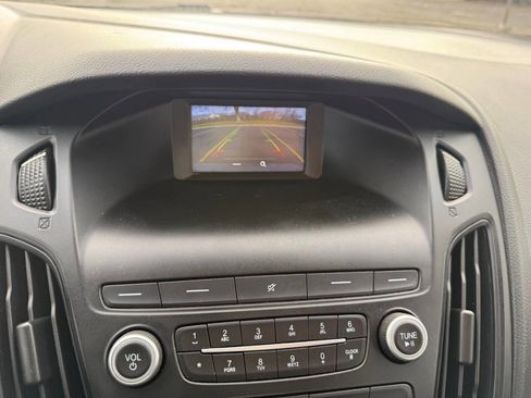 Used 2018 Ford Focus SE image 12