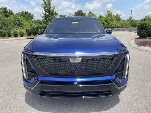 Used 2026 Cadillac Vistiq Sport w/ LPO, Floor Liner Package AWD/4WD image 8