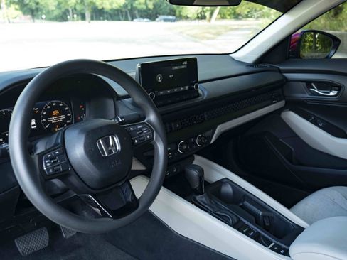 Used 2025 Honda Accord LX image 16