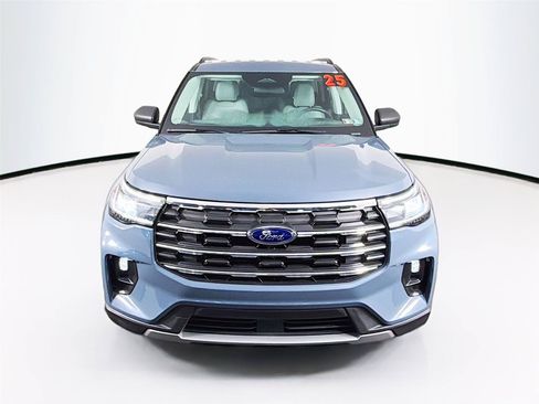 Used 2025 Ford Explorer Active w/ Active Comfort Package AWD/4WD image 13