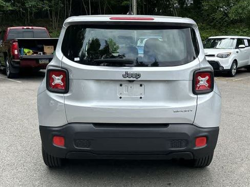 Used 2016 Jeep Renegade Sport w/ Power & Air Group FWD image 4