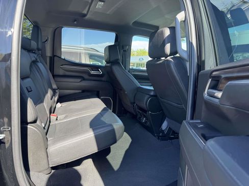 Used 2025 GMC Sierra 1500 SLT AWD/4WD image 41