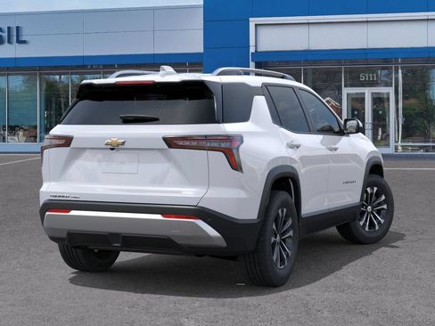 New 2027 Chevrolet Equinox LT AWD/4WD image 4
