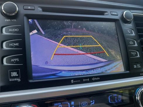 Used 2016 Toyota Highlander Limited w/ Driver Technology Package AWD/4WD image 18