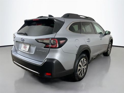 Used 2024 Subaru Outback Premium image 7
