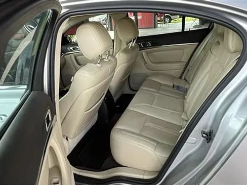 Used 2013 Lincoln MKS FWD image 4
