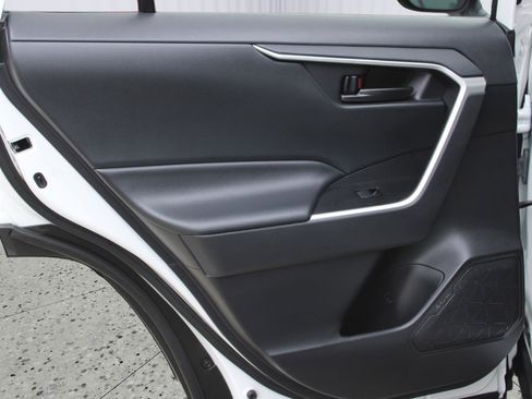 Used 2024 Toyota RAV4 LE image 39