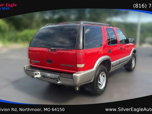 Used 2000 Chevrolet Blazer LT w/ Cold-Climate Pkg AWD/4WD image 5