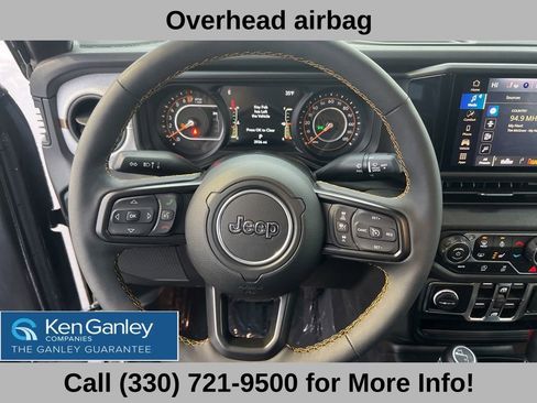 Used 2025 Jeep Gladiator Sport image 33