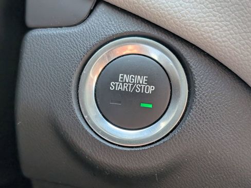 Used 2023 Chevrolet Equinox LT image 32