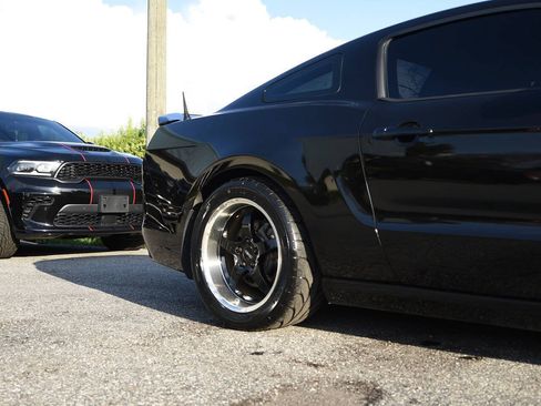 Used 2014 Ford Mustang GT RWD image 5