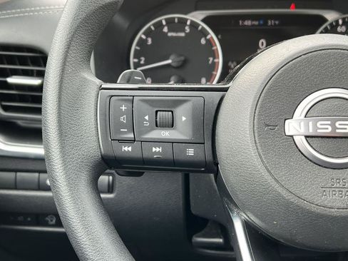 Used 2023 Nissan Rogue SV AWD/4WD image 17