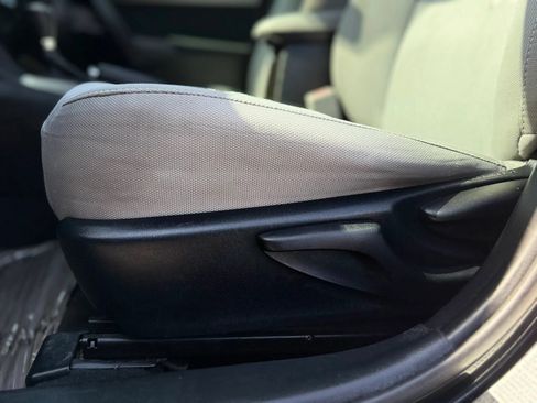 Used 2016 Toyota Corolla LE FWD image 28