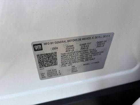 Used 2024 GMC Terrain SLT AWD/4WD image 32