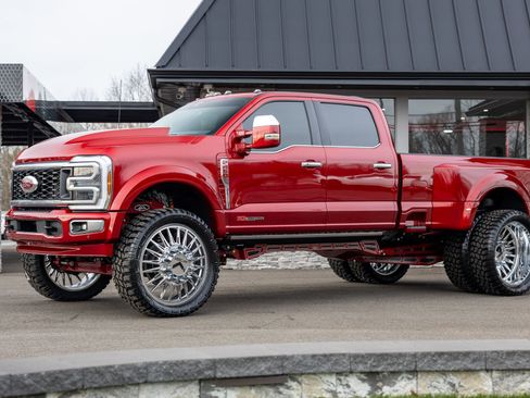 Used 2025 Ford F450 Platinum w/ Platinum Plus Package image 12