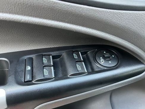 Used 2022 Ford Transit Connect XLT FWD image 13