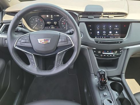 Used 2026 Cadillac XT5 Premium Luxury FWD image 11