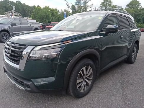 Used 2024 Nissan Pathfinder SL AWD/4WD image 7