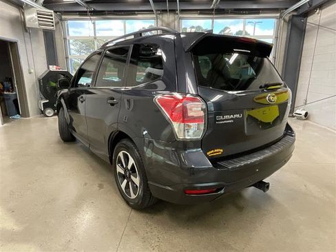 Used 2018 Subaru Forester 2.5i Limited image 3