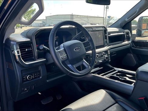 Used 2025 Ford F250 Lariat AWD/4WD image 10