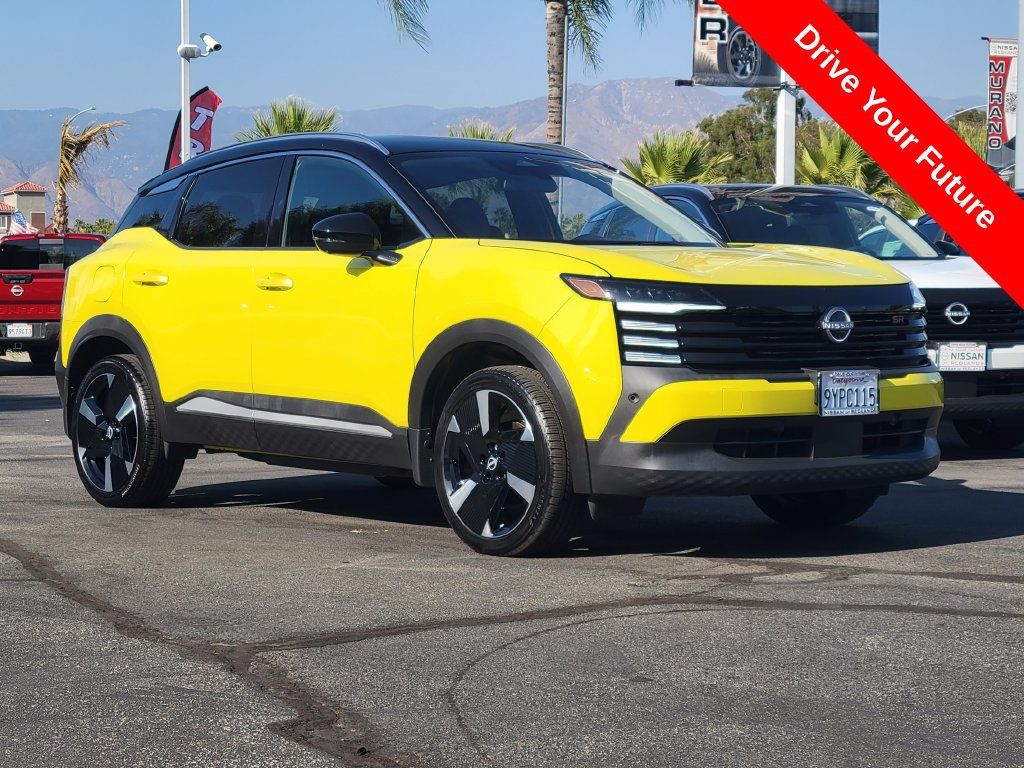 Used 2025 Nissan Kicks SR AWD/4WD image 35