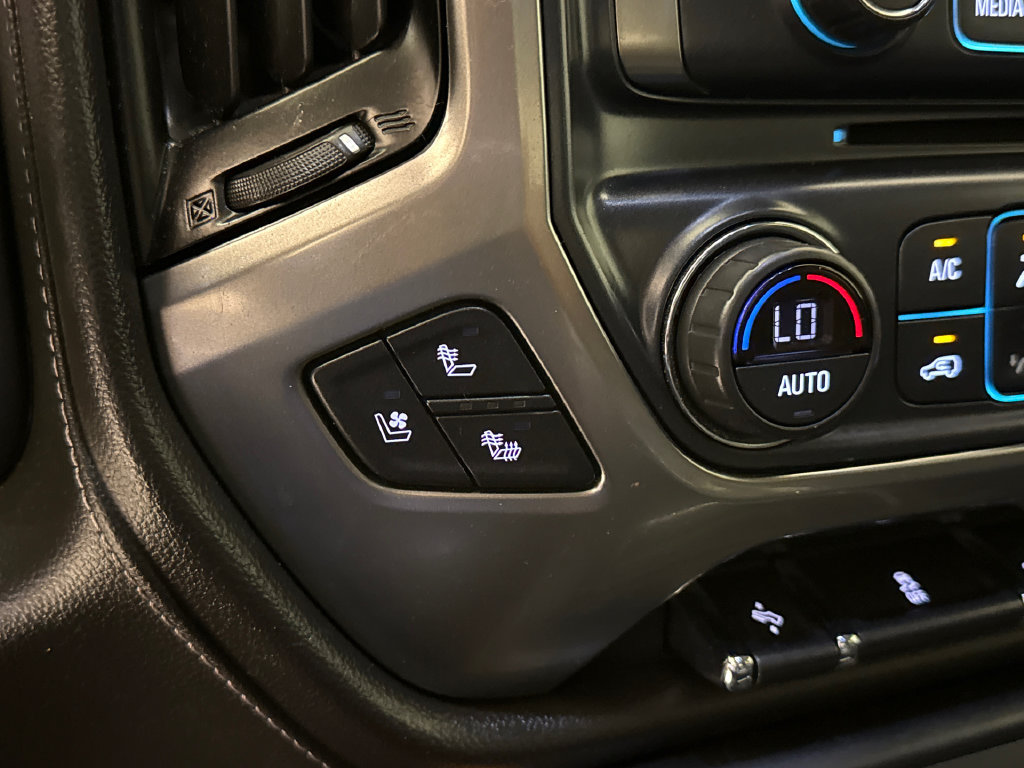 Used 2018 Chevrolet Silverado 1500 LTZ w/ Texas Edition AWD/4WD image 26