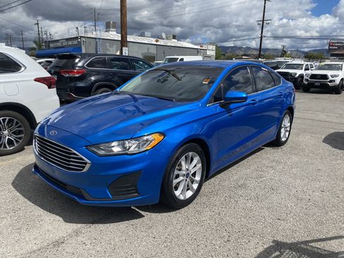 Used 2020 Ford Fusion SE image 2