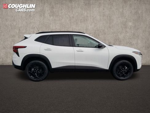 New 2026 Chevrolet Trax LT w/ Driver Confidence Package image 6