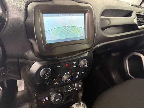 Used 2021 Jeep Renegade Sport w/ Sport Appearance Group AWD/4WD image 17