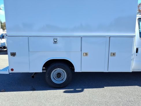 New 2026 Ford E-350 and Econoline 350 Super Duty w/ Power Equipment Group image 6