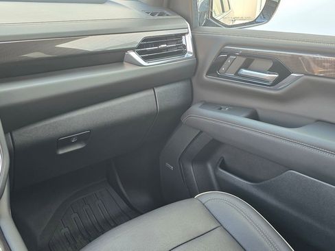 Used 2025 GMC Yukon XL Elevation RWD image 19