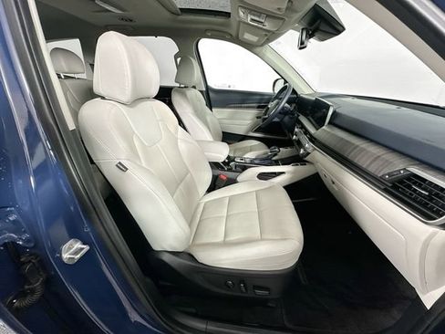 Used 2023 Kia Telluride EX w/ EX Captain's Chair Package AWD/4WD image 30