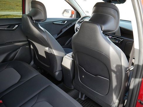 Used 2024 Kia Niro LX image 46