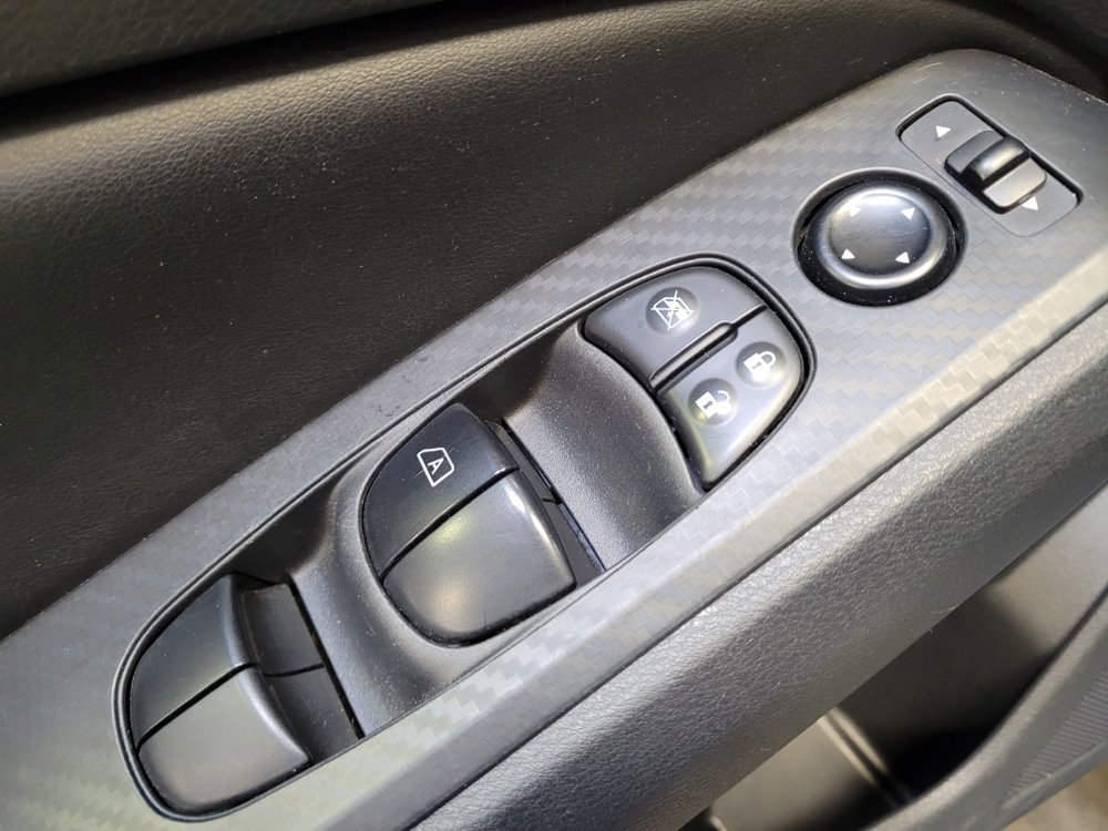 Used 2025 Nissan Altima 2.5 SV FWD image 27