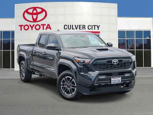 Certified 2024 Toyota Tacoma TRD Sport AWD/4WD image 1