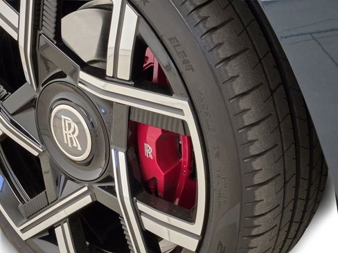 Certified 2025 Rolls-Royce Cullinan Black Badge image 12