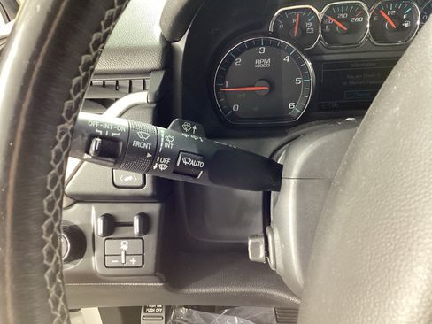 Used 2019 GMC Yukon XL SLT w/ Open Road Package AWD/4WD image 25