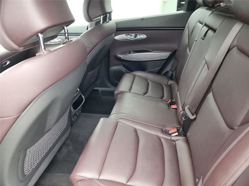 Used 2022 Genesis GV70 2.5T w/ Advanced Package image 21