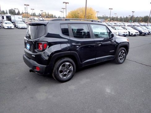 Used 2016 Jeep Renegade Latitude image 5