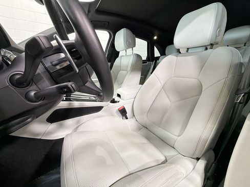 Used 2026 Porsche Macan S AWD/4WD image 5