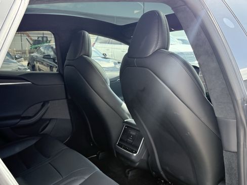 Used 2024 Tesla Model S AWD/4WD image 38