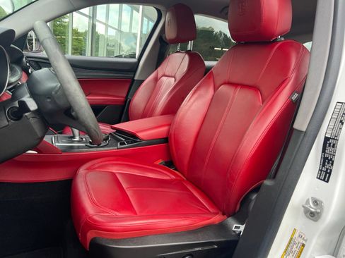 Used 2019 Alfa Romeo Stelvio w/ Nero Edizione RWD image 31