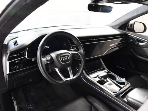 Used 2019 Audi Q8 Prestige w/ Luxury Package AWD/4WD image 12