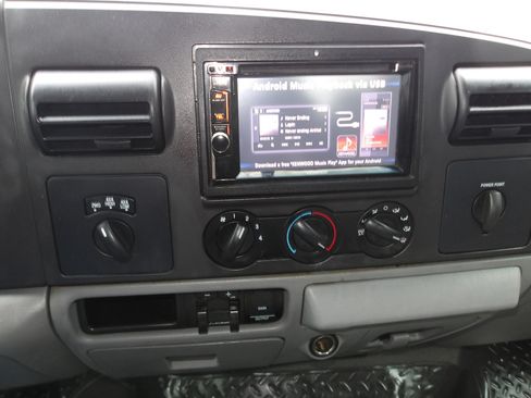 Used 2005 Ford F250 XLT image 18